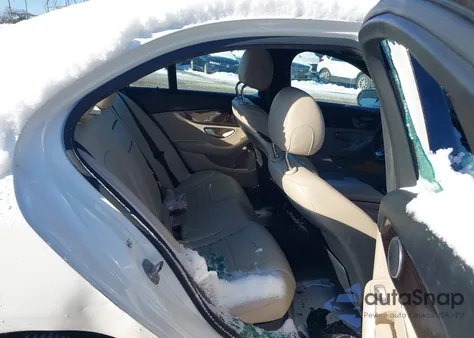 2018 Mercedes-Benz C 300 4Matic из США, поврежденный, VIN 55SWF4KB8JU257228